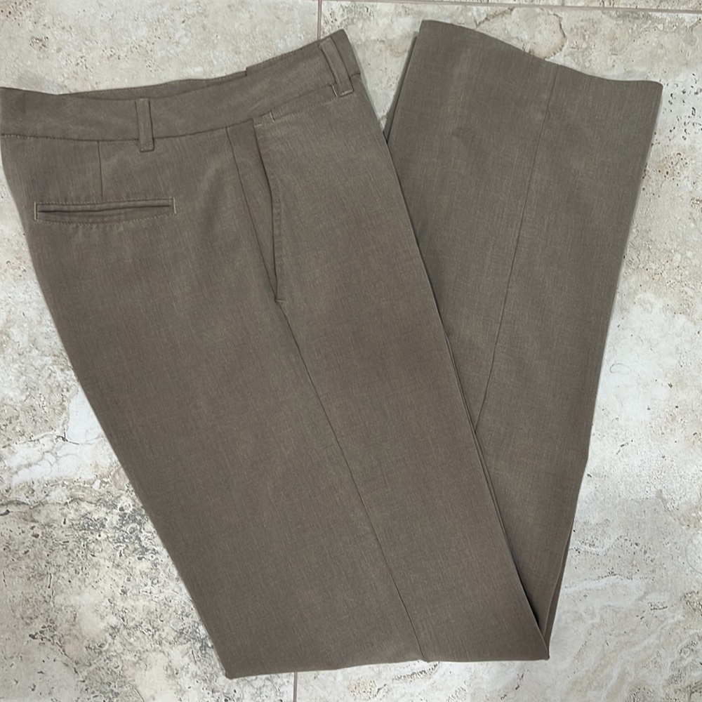Old Navy career trouser brown woman’s size 4 essential stretch at waist